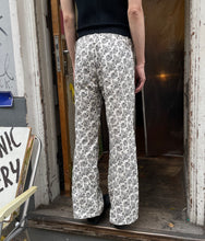 Load image into Gallery viewer, Issey Miyake floral flared pants
