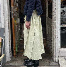 Load image into Gallery viewer, Japanese wool skirt with adjustable waist

