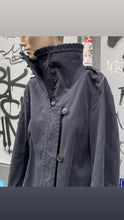 Load image into Gallery viewer, Lutz Huelle trench coat in navy
