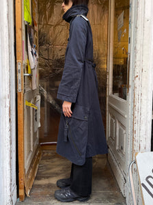 Lutz Huelle trench coat in navy