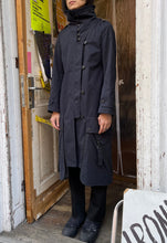 Load image into Gallery viewer, Lutz Huelle trench coat in navy
