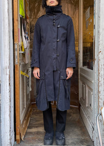 Lutz Huelle trench coat in navy