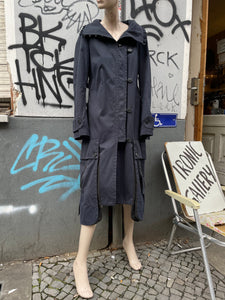 Lutz Huelle trench coat in navy